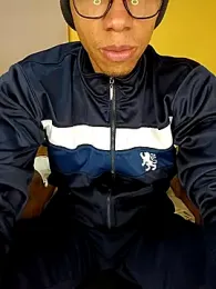 1MoiseXxx1_777 webcam model stream image