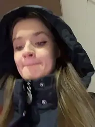 KittyQueeny webcam model stream image