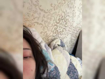 YokoChan webcam model stream image