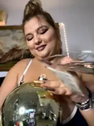 AllysonK webcam model stream image