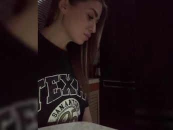 Polichkaaaa webcam model stream image