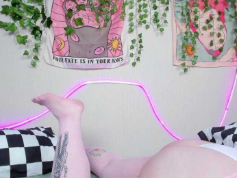 -CandyM1lky- webcam bongacams model stream image