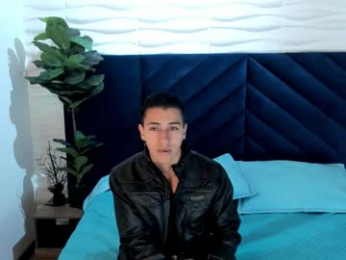 andyjoy_ webcam model stream image