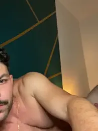 Lulu_moustache webcam model stream image