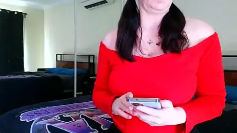 PlayfulcurvyyMilf webcam model stream image