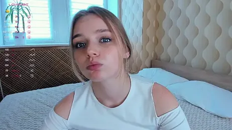 OdellaCaris webcam model stream image