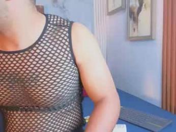 lion_and_aria webcam model stream image