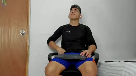 andrew_rose_ webcam model stream image