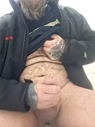 UnderpaidBCW_90 webcam model stream image