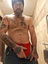 UnderpaidBCW_90 webcam model stream image