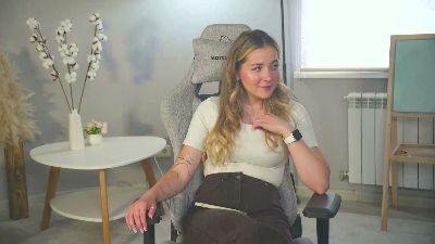 AundreaGillion webcam model stream image