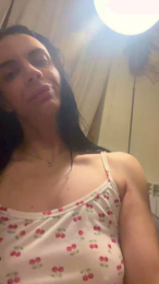 L_u_l_u webcam model stream image