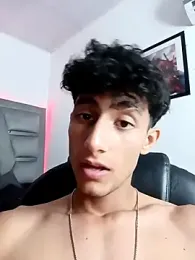 MaxiimoRomano_ webcam model stream image