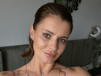 AnishaBee webcam model stream image
