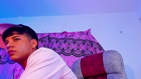 Aless_bigg webcam stripchat model stream image