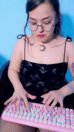 MoonKawaii webcam model stream image