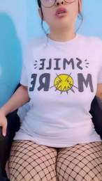 MoonKawaii webcam model stream image