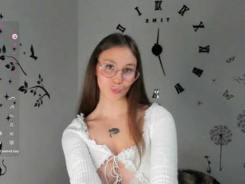 Mirraana webcam model stream image