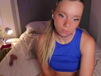 AyraLust webcam model stream image
