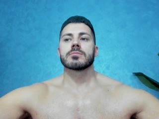 Cutler Q webcam flirt4free model stream image