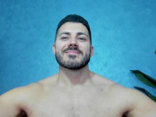 Cutler Q webcam flirt4free model stream image