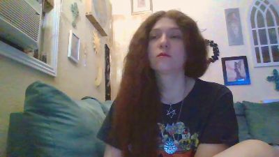 QueenCrimson webcam model stream image