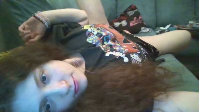 QueenCrimson webcam model stream image