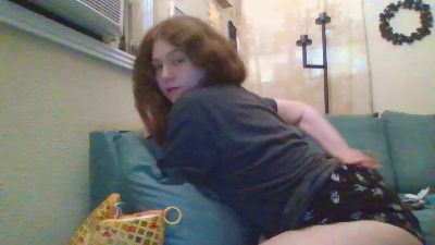 QueenCrimson webcam model stream image