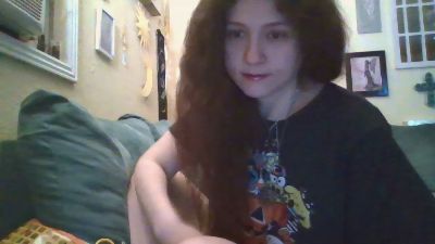 QueenCrimson webcam model stream image