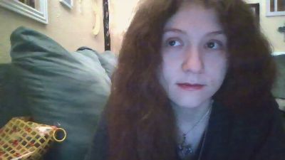 QueenCrimson webcam model stream image