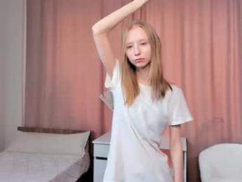 lynetcheckley webcam model stream image