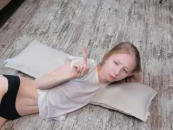 lynetcheckley webcam model stream image