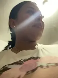 PUSHYLATE webcam model stream image