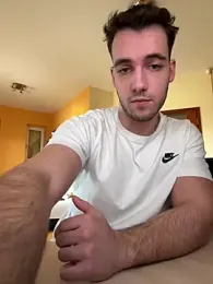 Raveman webcam model stream image