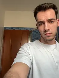Raveman webcam model stream image