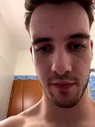 Raveman webcam model stream image