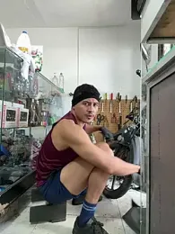 Paul22cm- webcam stripchat model stream image