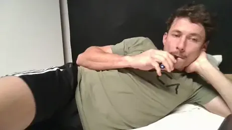 SneakySnake911 webcam model stream image