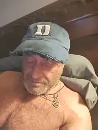 Slydog1010 webcam model stream image