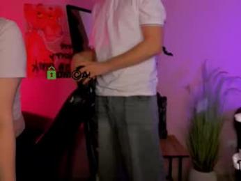 leslie_bird webcam model stream image