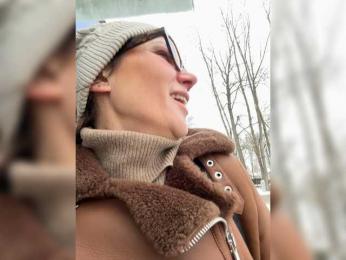 Girlaa webcam bongacams model stream image