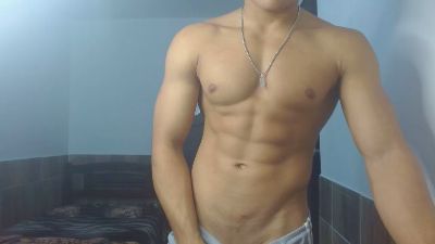 TylerGolt823 webcam model stream image