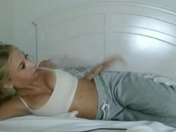 amelialombardi webcam model stream image