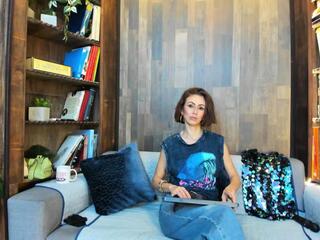 Laila Leclair webcam model stream image