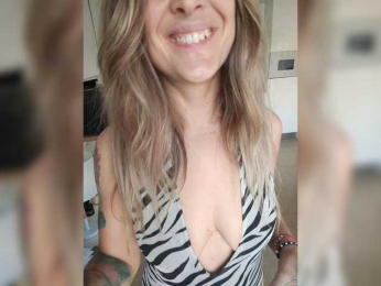 Fanorasweet webcam model stream image