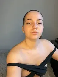 DominaDora17 webcam model stream image