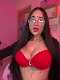 Lunart_ webcam model stream image