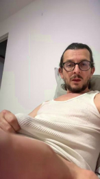 Tonypazer webcam model stream image