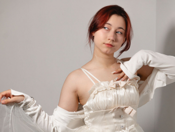 ClaraParks webcam model stream image
