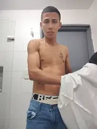 Davig4 webcam model stream image